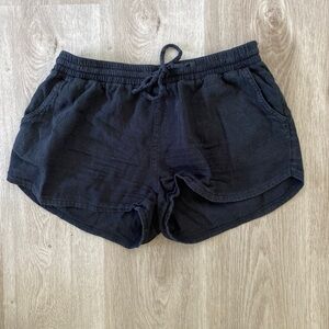 Universal Thread Women's Dark Shorts